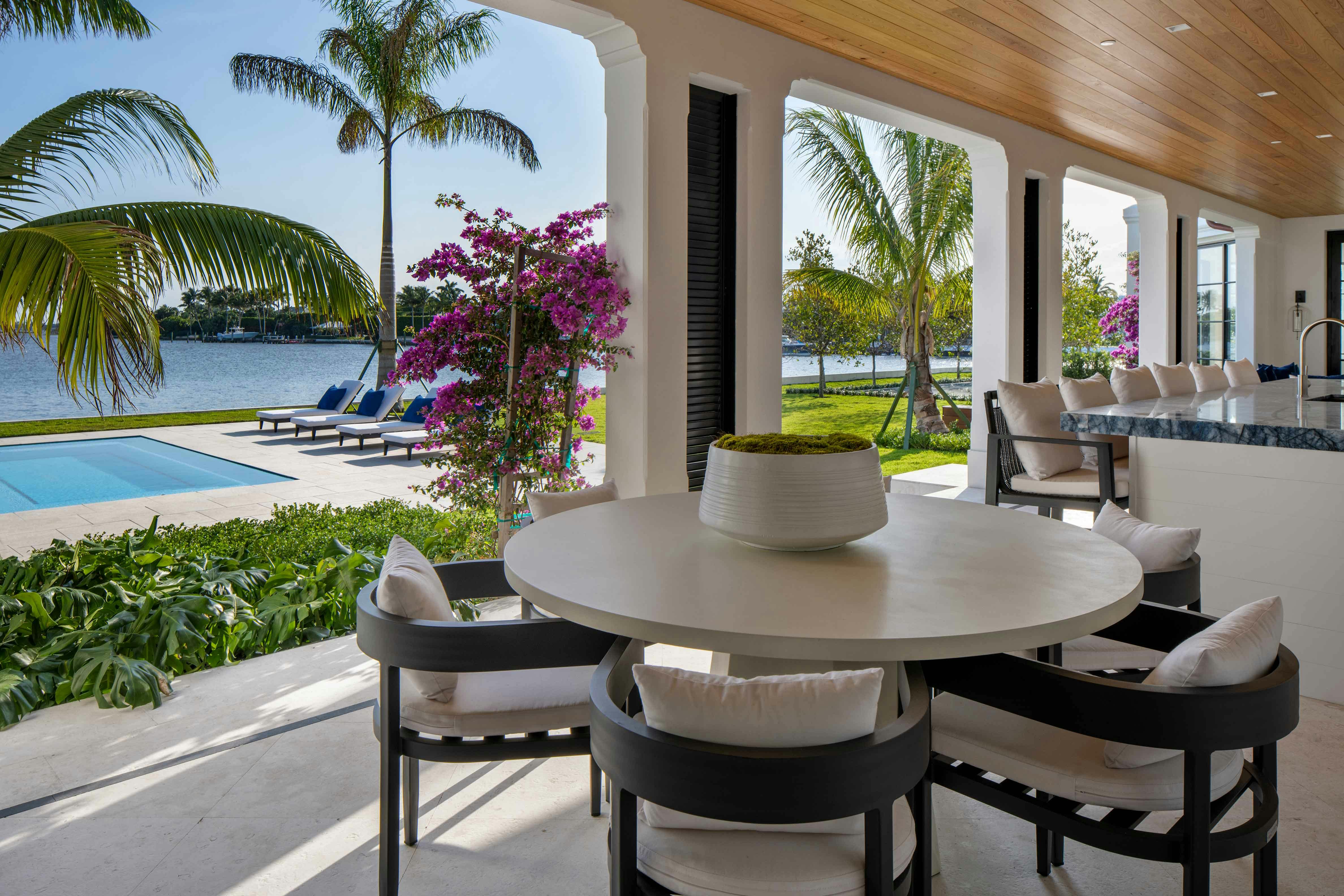 Meridith-Baer-Home-Home-Staging-Florida-Tarpon-Isle-Estates-Transitional-Cabana